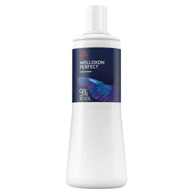 Wella. Welloxon Perfect Peroxide 30 Vol 9 %

1000ml

The best partner for permanent colouring products and Wella Professionals bleaching products!

In order to obtain precise and consistent colouring results , the Welloxon Perfect range was reformulated for:

A perfect consistency with the new range of Koleston Perfect
A simpler and faster blend
A specific application
Good adherence to papers
Easy rinse

#fashionblogger #beauty#beauty_care#kuwait#kuwaitiyat#skin#skin_care#thailand_product#face_cre#hair_care#saloon#whitening#slimming#face#body_care